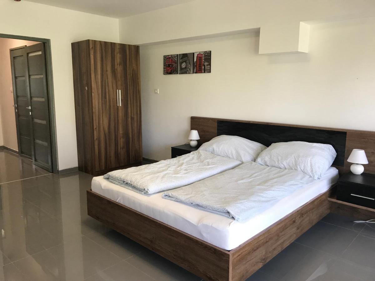 Tisza Gyongye Apartmanhaz Apartment Szeged Exterior photo