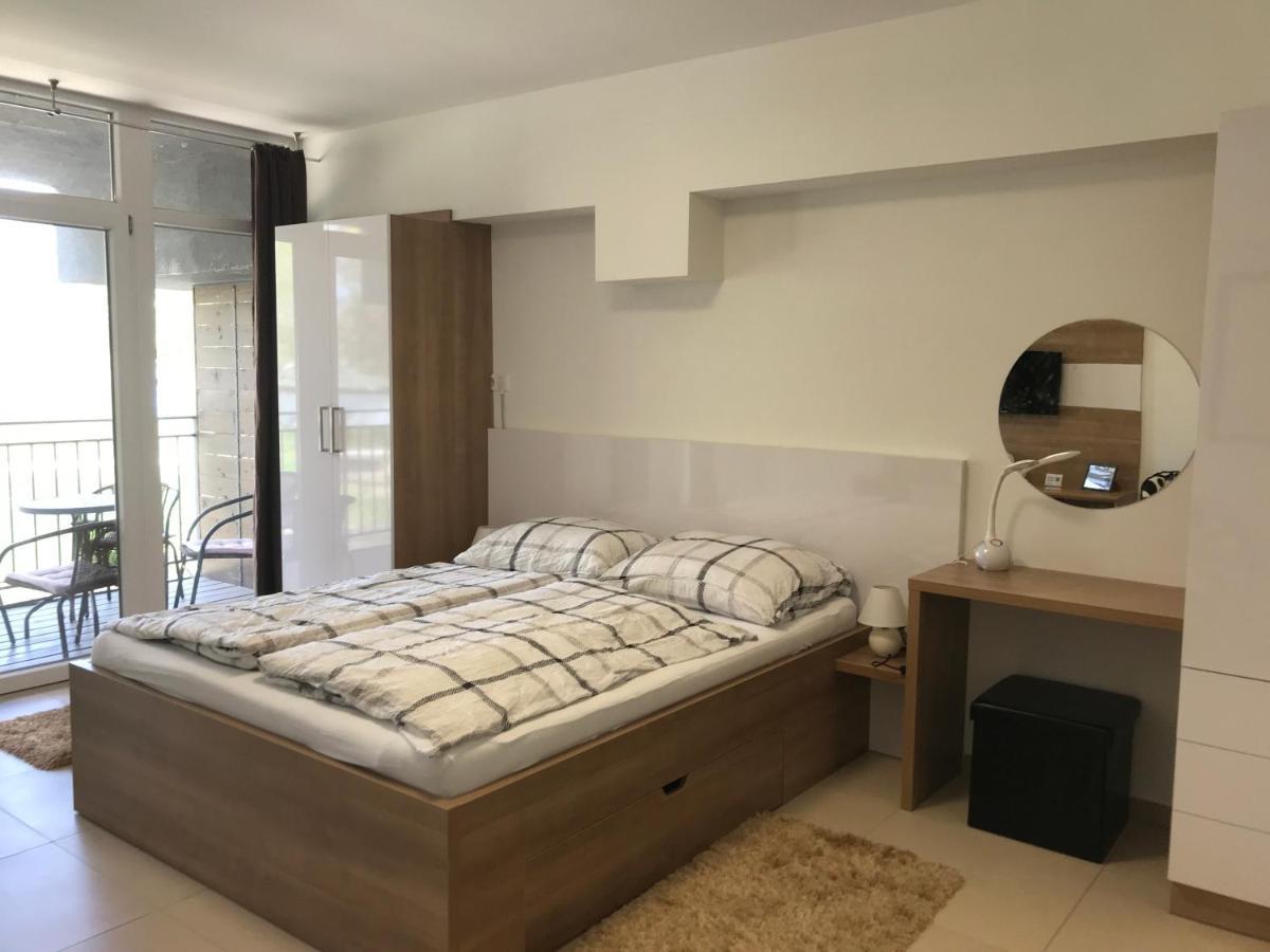 Tisza Gyongye Apartmanhaz Apartment Szeged Exterior photo
